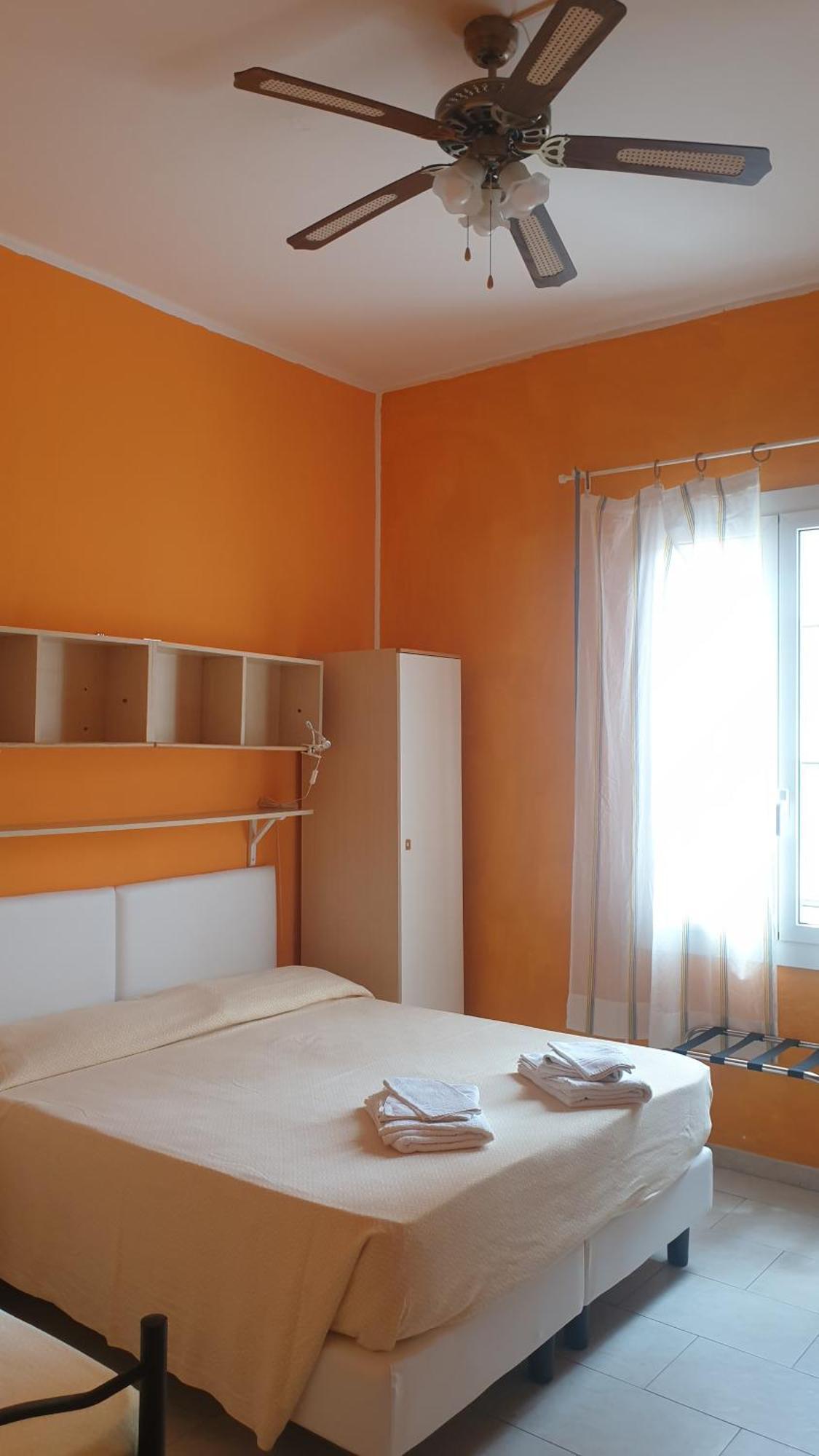 Piccolo Hotel Holiday Center Finale Ligure Exterior photo